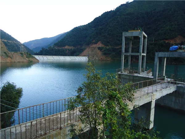 四川省会东县铁厂河三级水电站大坝工程